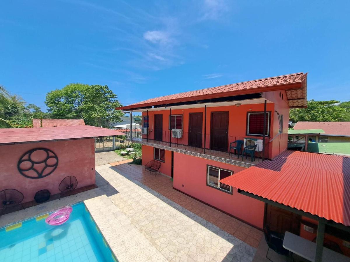 Отель Casa Fotr Loco Увита Экстерьер фото