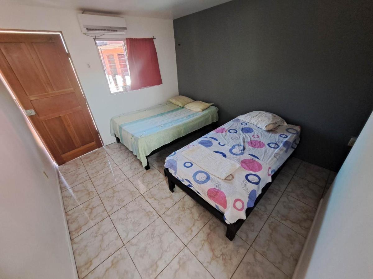 Отель Casa Fotr Loco Увита Экстерьер фото